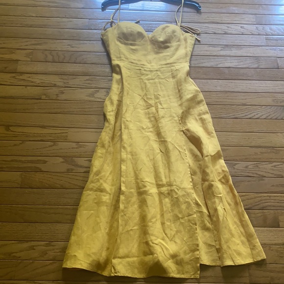Reformation Nebraska linen dress yellow midi - Picture 3 of 7